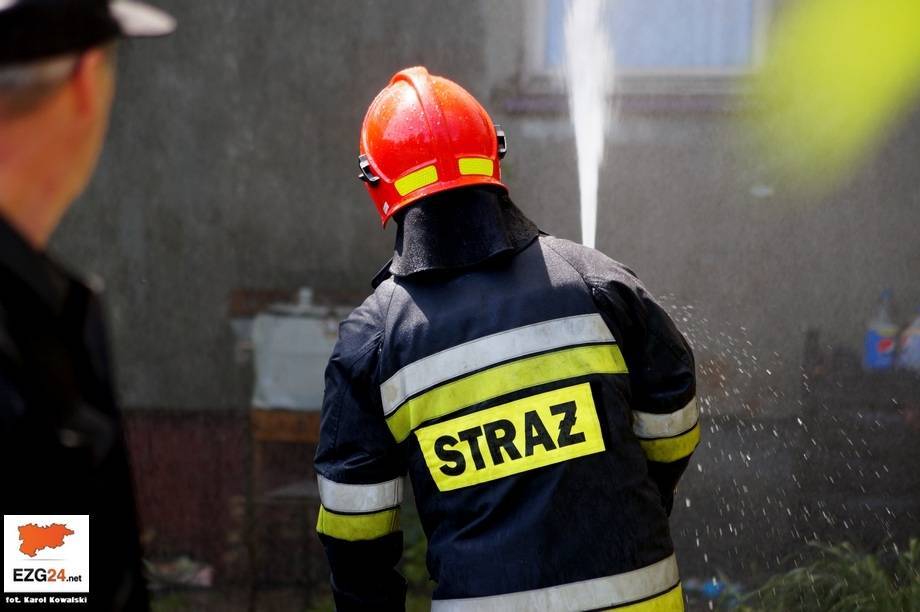 pozar-strazak